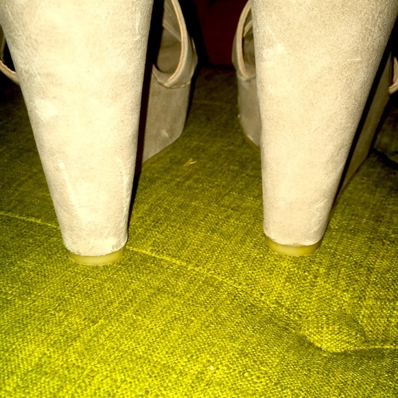 Chinese Laundry Wedges - Picture 3 of 6